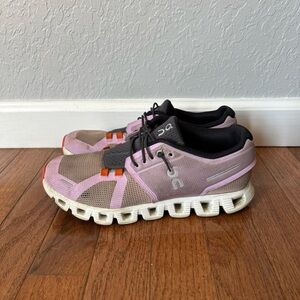On Cloud Running Shoes Athletic Women’s Size 7 Purple